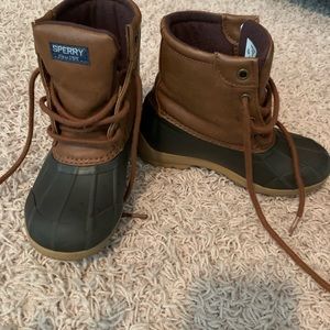 Kids Sperry winter boots size 12M